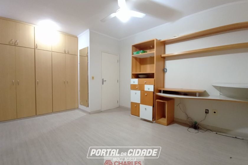 Casa &agrave; venda - 600m&sup2; - Centro