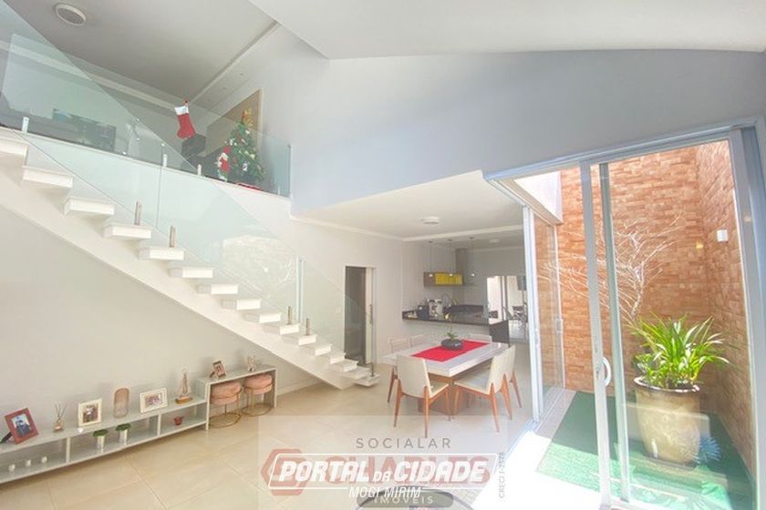 Casa &agrave; venda - 220m&sup2; - Centro