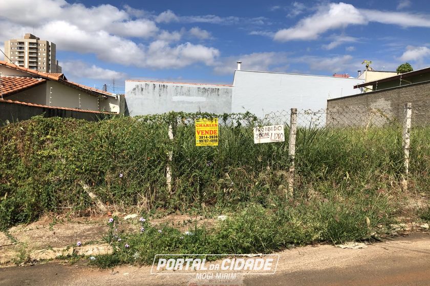 Terreno &agrave; venda - 10m&sup2; - Centro