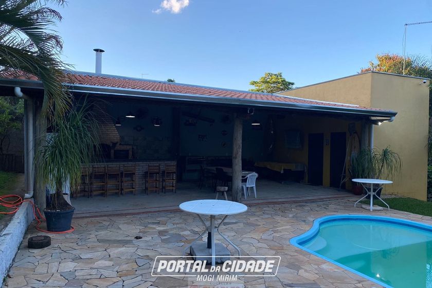 S&iacute;tio &agrave; venda - 10m&sup2; - Centro
