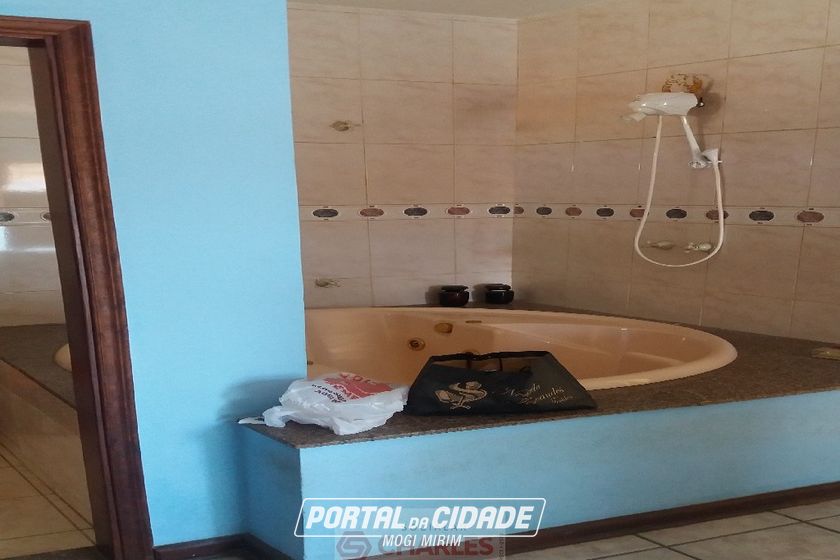 Casa &agrave; venda - 242m&sup2; - Centro