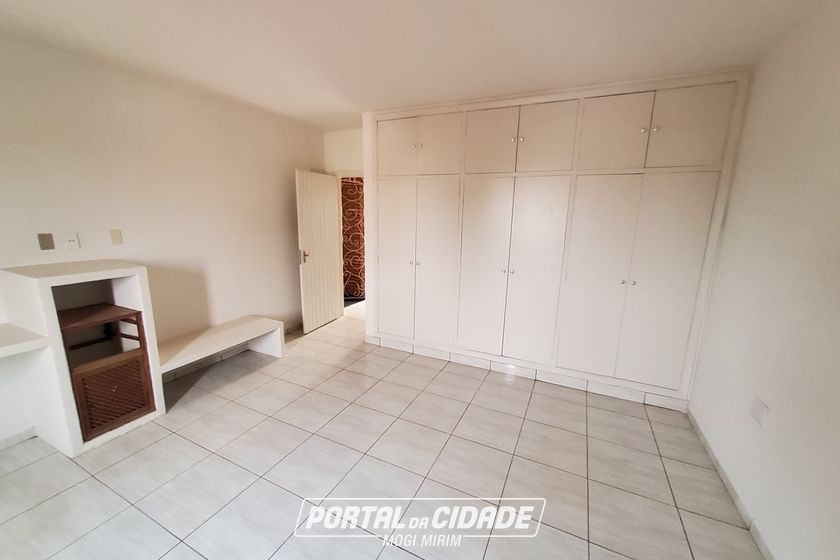 Casa para alugar - 444m&sup2; - Centro
