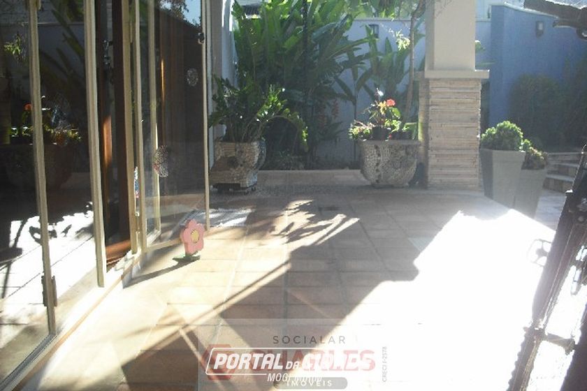 Casa &agrave; venda - 425m&sup2; - Centro
