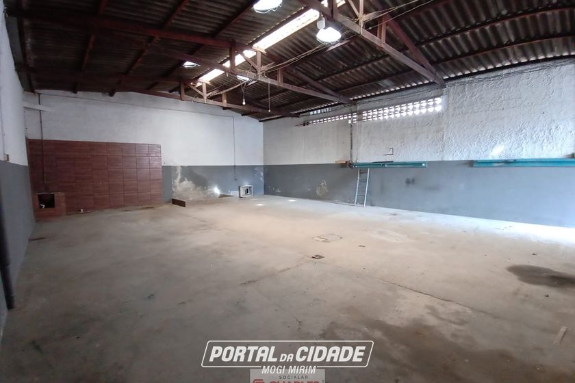 Sal&atilde;o Comercial para alugar - 190m&sup2; - Centro