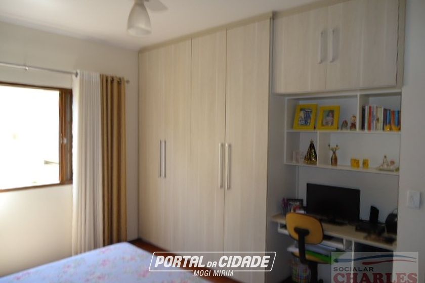 Casa &agrave; venda - 200m&sup2; - Centro