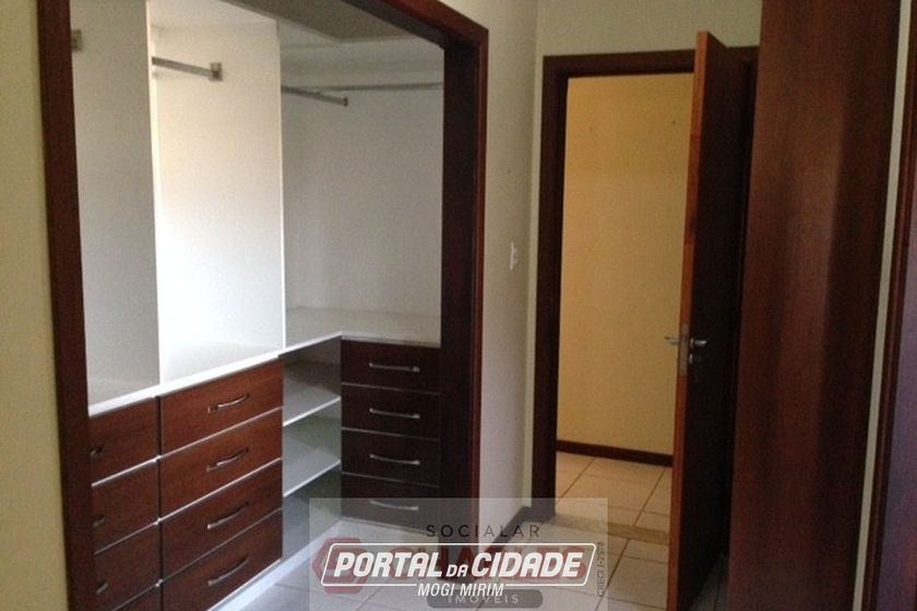Casa &agrave; venda - 800m&sup2; - Centro