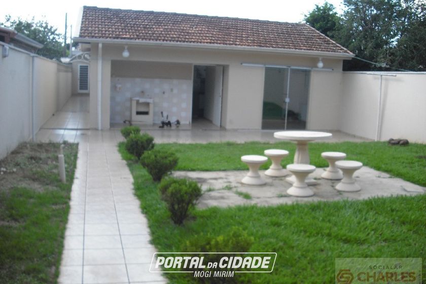 Casa &agrave; venda - 300m&sup2; - Centro