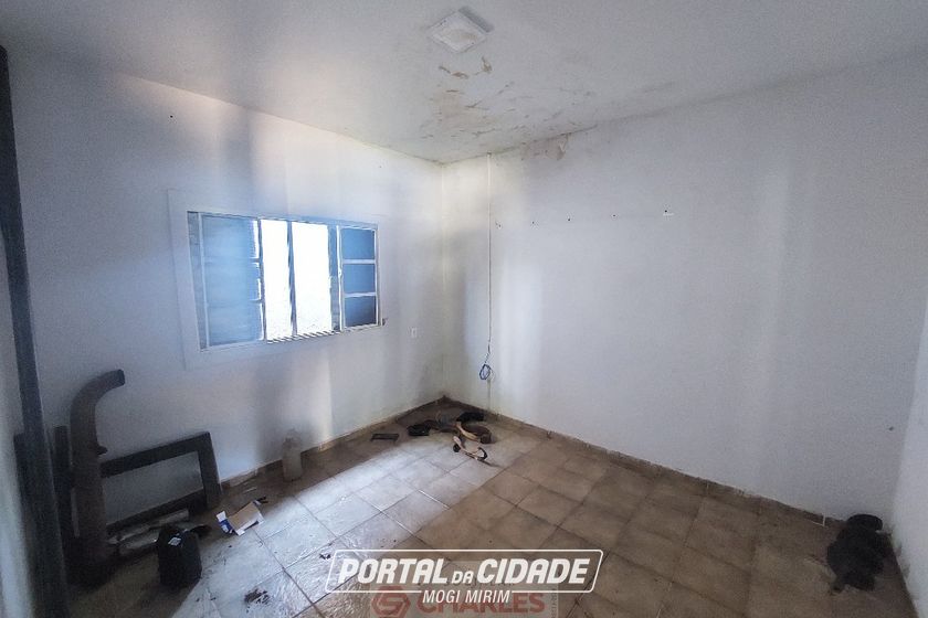 S&iacute;tio &agrave; venda - 345m&sup2; - Centro