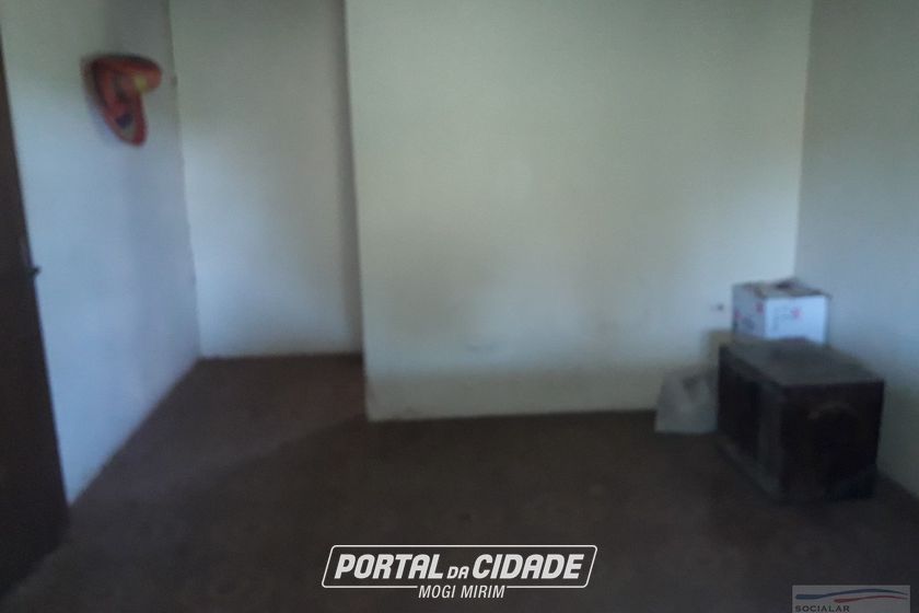 S&iacute;tio &agrave; venda - 10m&sup2; - Centro