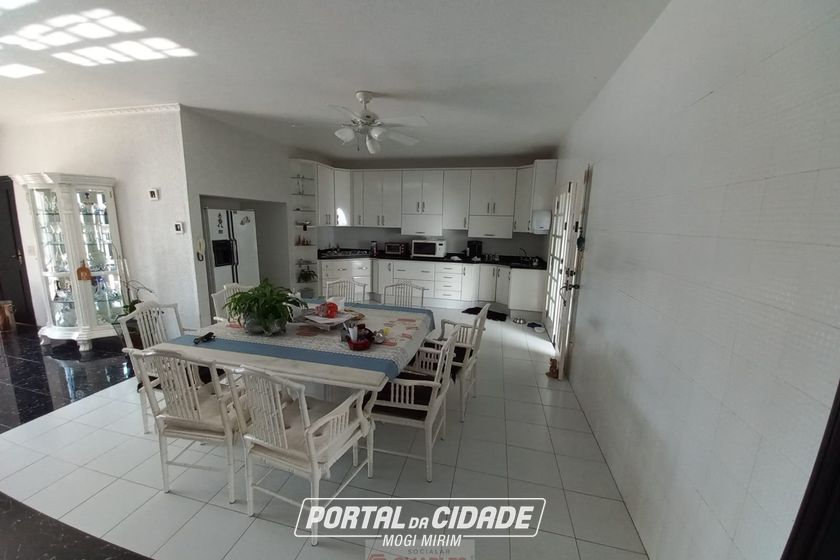 Casa &agrave; venda - 431m&sup2; - Centro