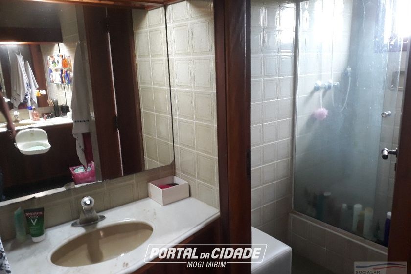 Casa &agrave; venda - 500m&sup2; - Centro