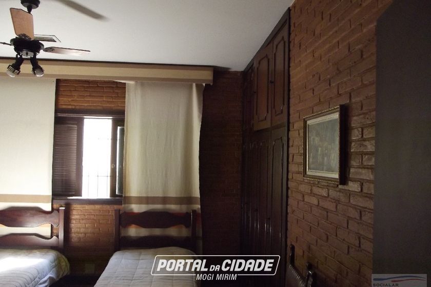 Casa &agrave; venda - 376m&sup2; - Centro