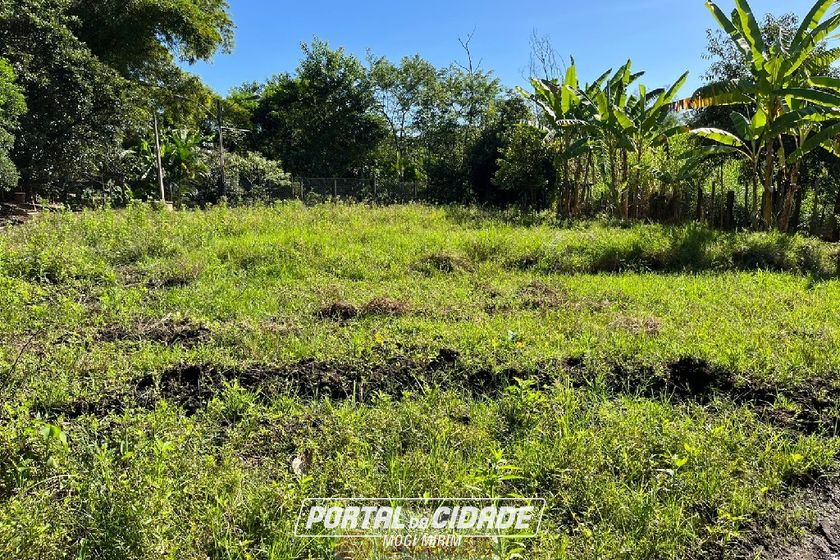 S&iacute;tio &agrave; venda - 10m&sup2; - Centro