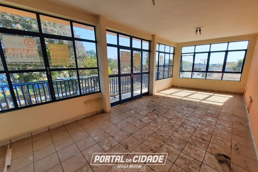 Sal&atilde;o Comercial para alugar - 160m&sup2; - Centro