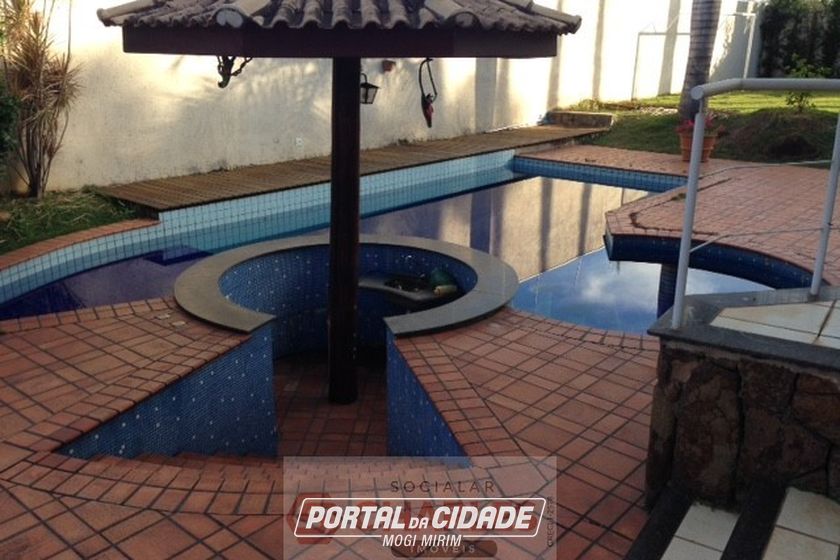 Casa &agrave; venda - 800m&sup2; - Centro