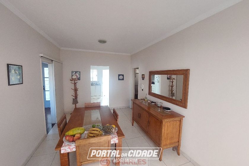 Casa &agrave; venda - 200m&sup2; - Centro