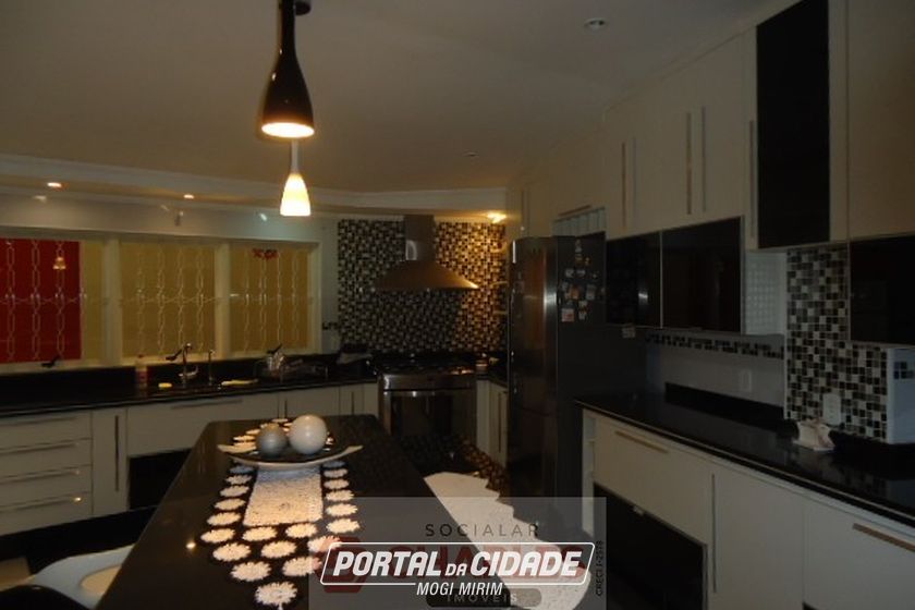 Casa &agrave; venda - 290m&sup2; - Centro