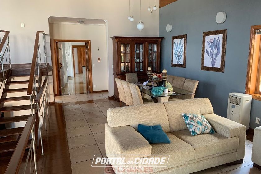 Casa &agrave; venda - 480m&sup2; - Centro