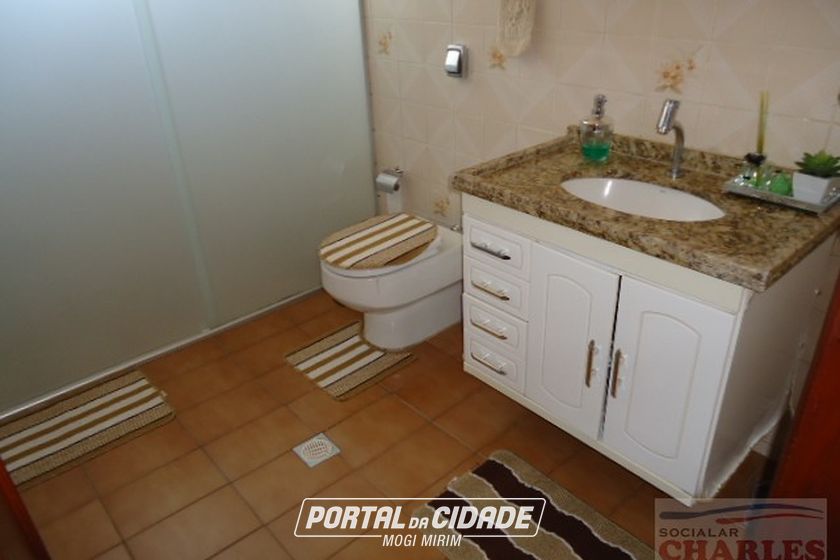 Casa &agrave; venda - 200m&sup2; - Centro