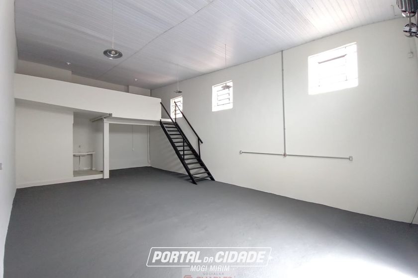 Sal&atilde;o Comercial para alugar - 190m&sup2; - Centro