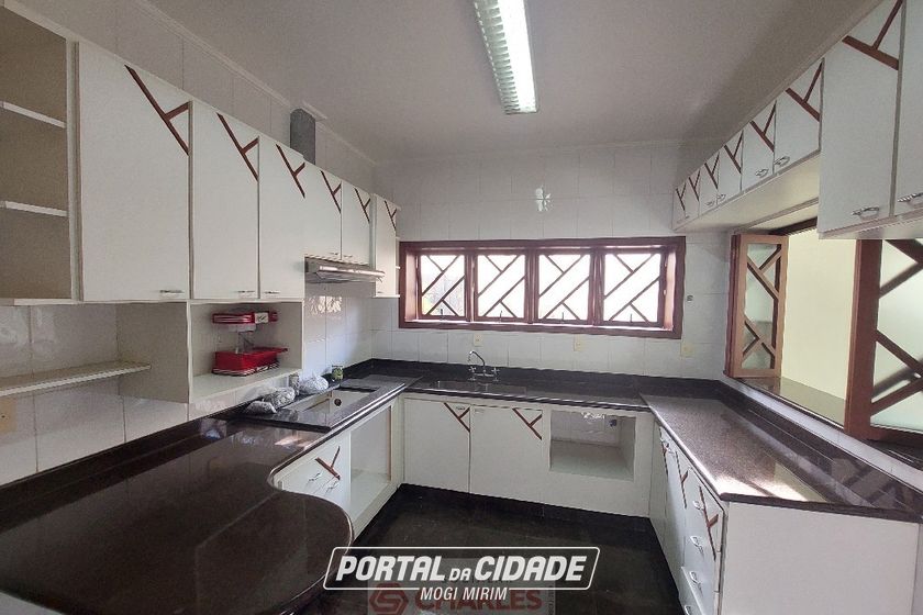 Casa &agrave; venda - 350m&sup2; - Centro