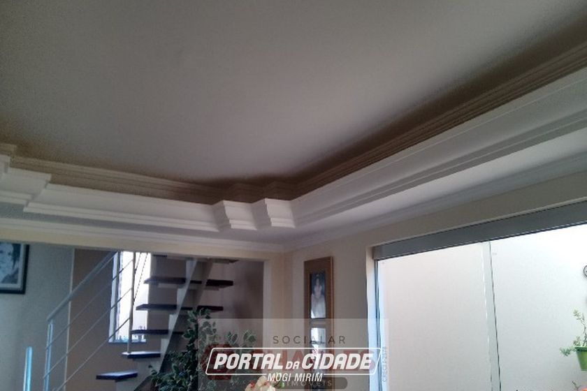 Casa &agrave; venda - 250m&sup2; - Centro
