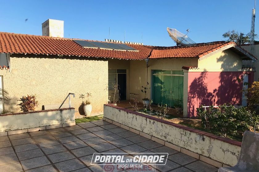 Casa &agrave; venda - 296m&sup2; - Centro