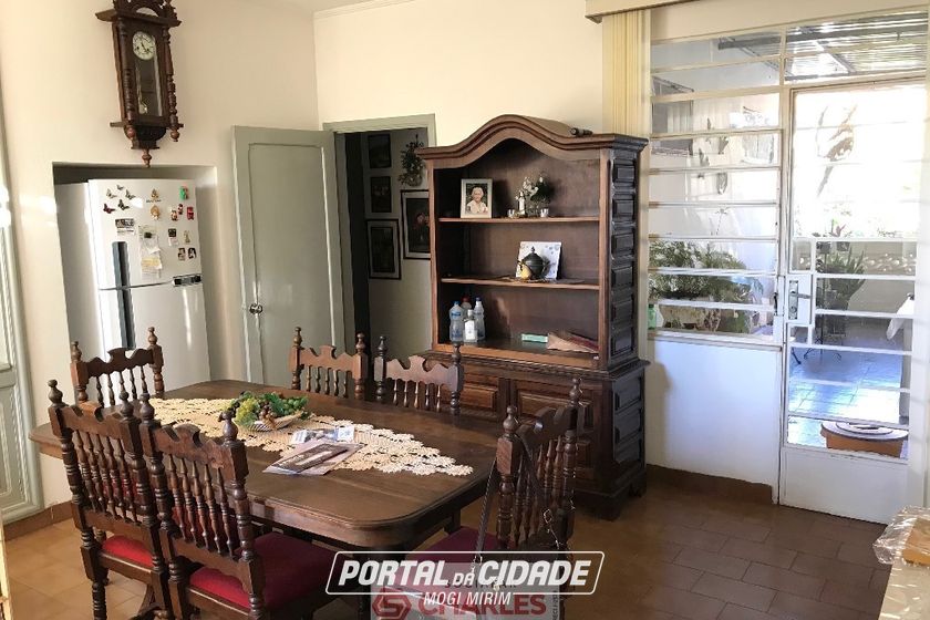 Casa para alugar - 296m&sup2; - Centro