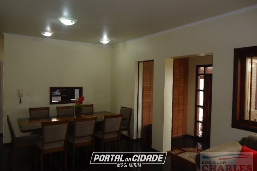 Casa &agrave; venda - 283m&sup2; - Centro