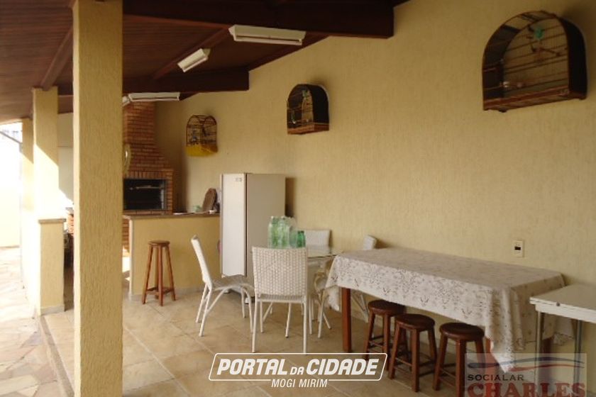 Casa &agrave; venda - 283m&sup2; - Centro