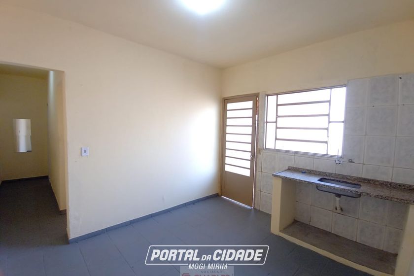Casa para alugar - 70m&sup2; - Centro