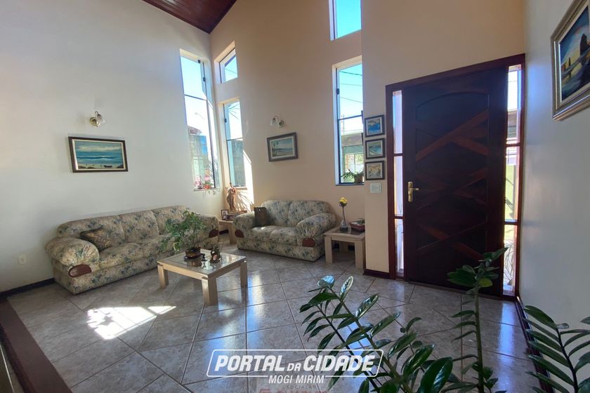 Casa &agrave; venda - 325m&sup2; - Centro
