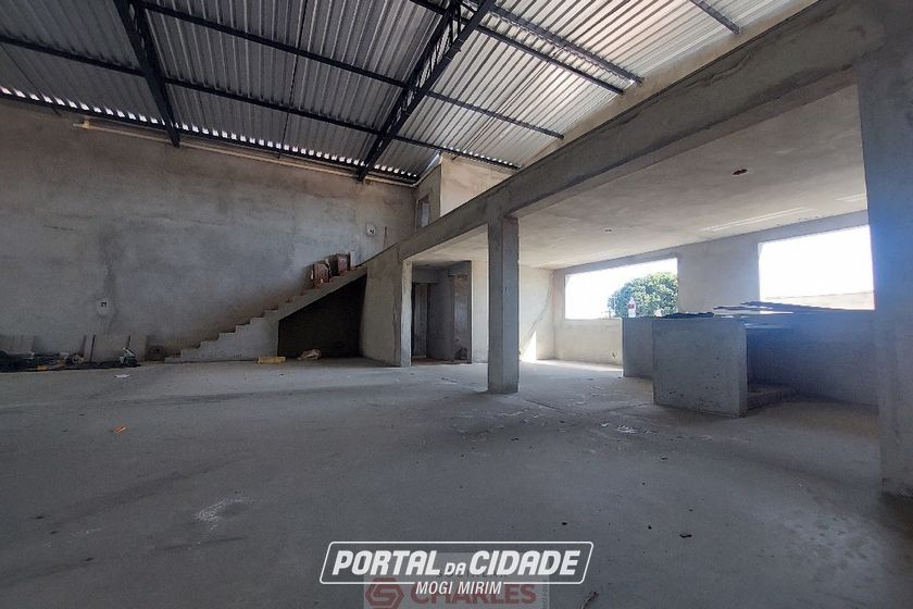 Sal&atilde;o Comercial para alugar - 376m&sup2; - Centro
