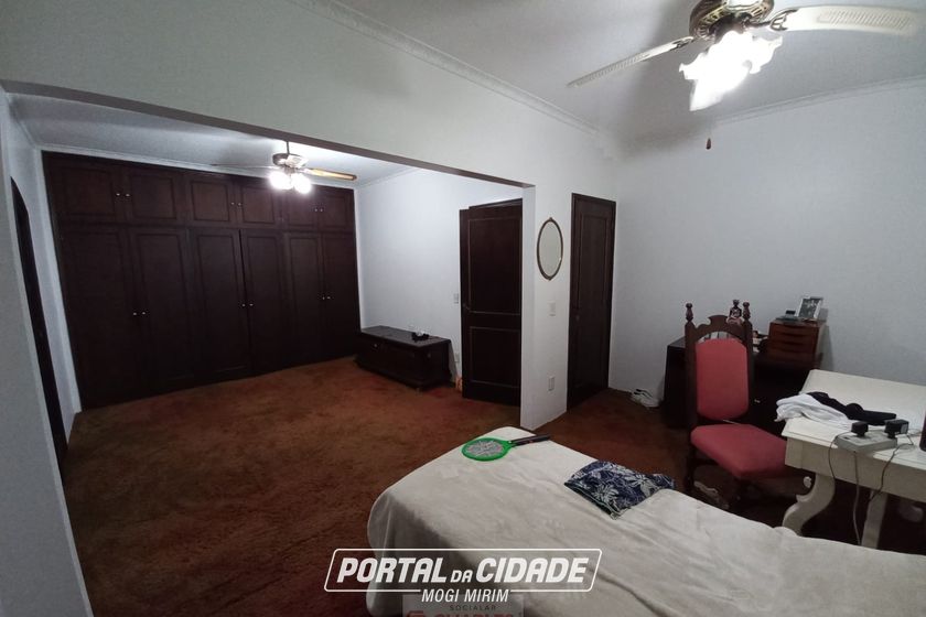 Casa &agrave; venda - 431m&sup2; - Centro