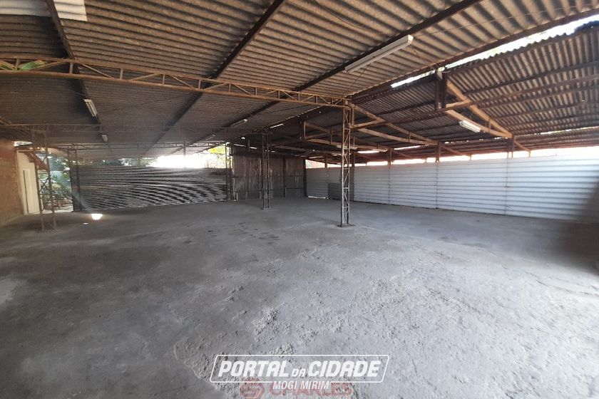 Sal&atilde;o Comercial para alugar - 300m&sup2; - Centro