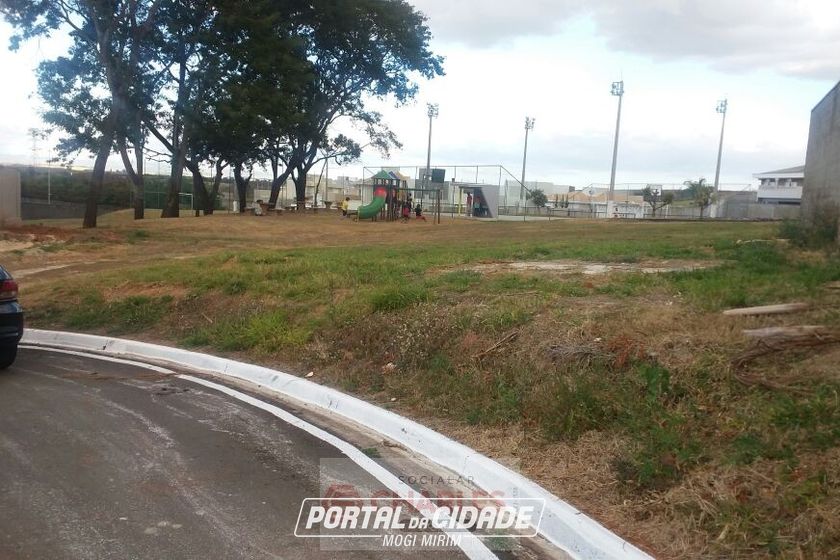 Terreno &agrave; venda - 10m&sup2; - Centro