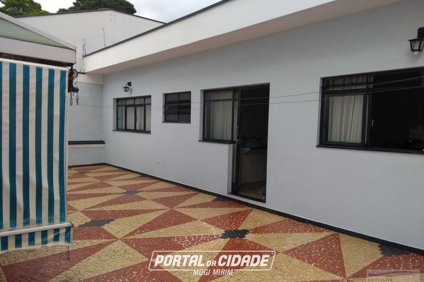 Casa &agrave; venda - 400m&sup2; - Centro