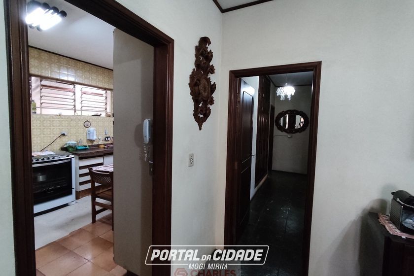 Casa &agrave; venda - 203m&sup2; - Centro