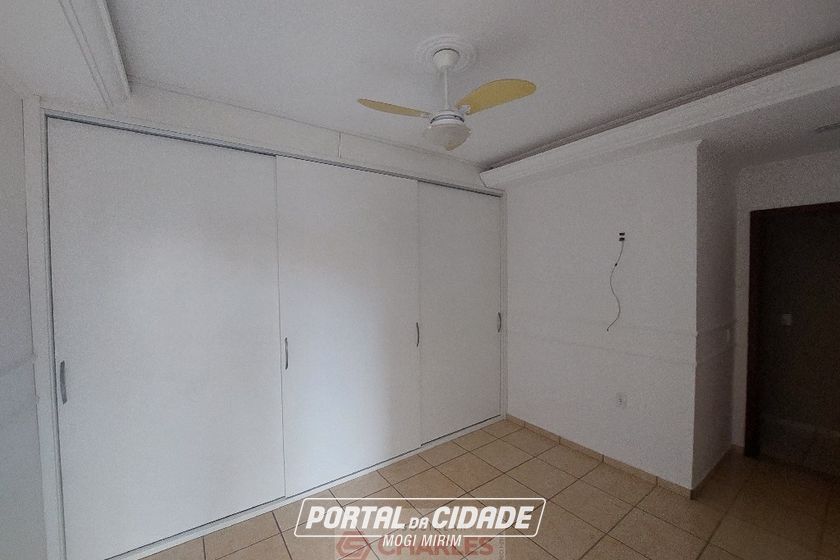 Casa para alugar - 240m&sup2; - Centro