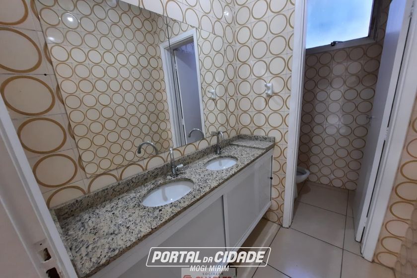 Sal&atilde;o Comercial &agrave; venda - 180m&sup2; - Centro