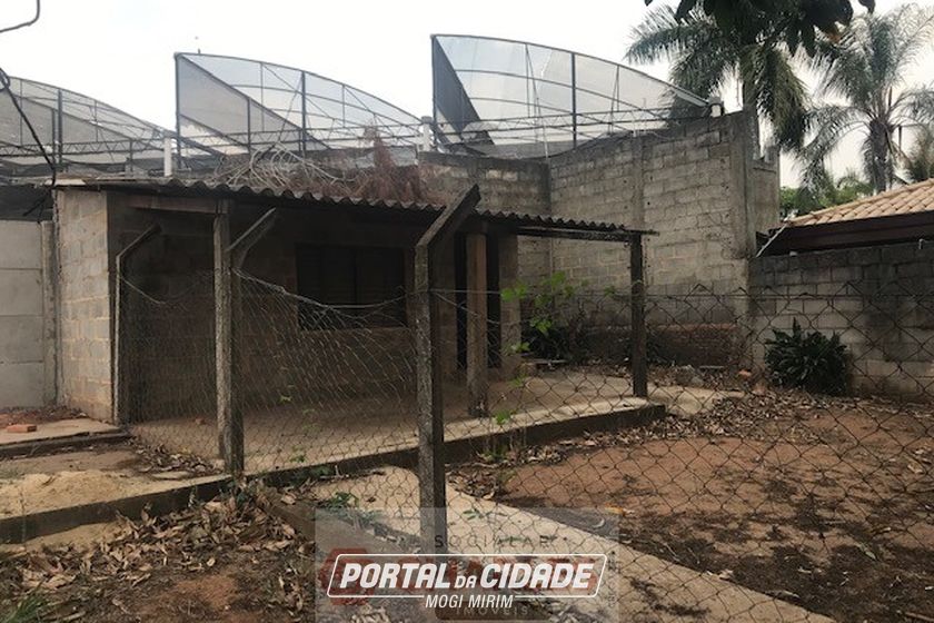 S&iacute;tio &agrave; venda - 390m&sup2; - Centro