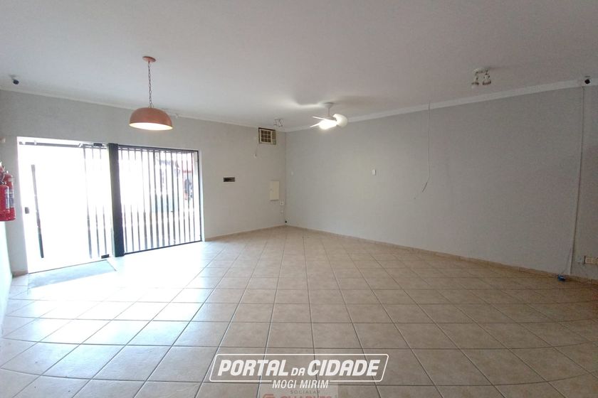 Sal&atilde;o Comercial para alugar - 70m&sup2; - Centro