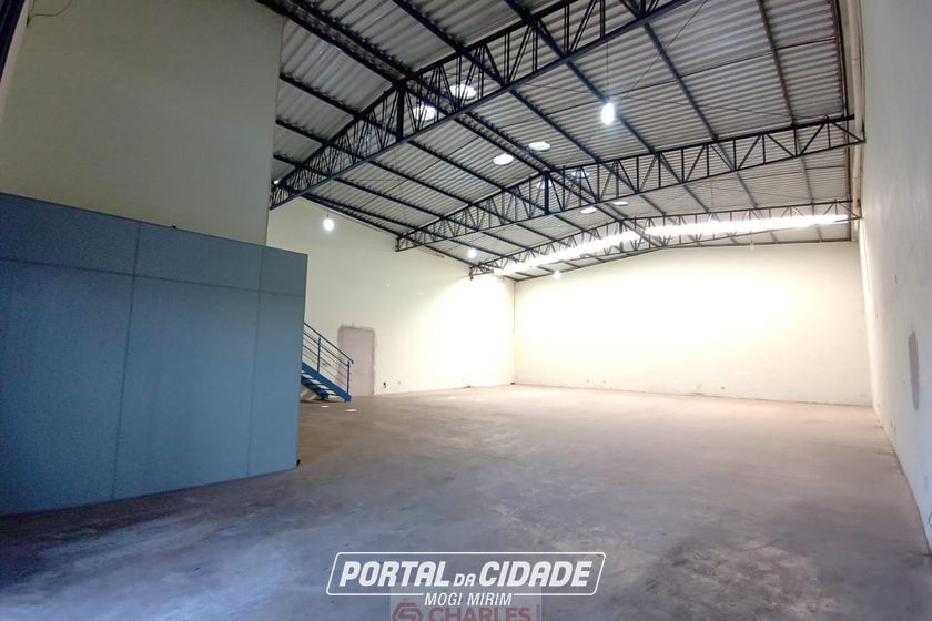 Sal&atilde;o Comercial para alugar - 300m&sup2; - Centro