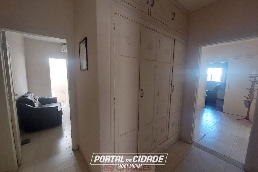 Casa &agrave; venda - 200m&sup2; - Centro