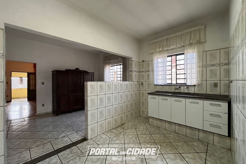 Casa &agrave; venda - 253m&sup2; - Centro