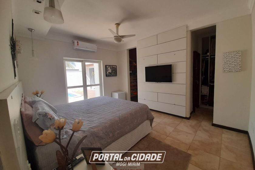 Casa &agrave; venda - 326m&sup2; - Centro