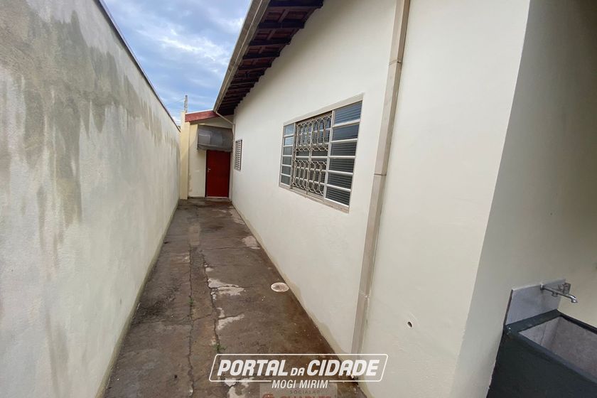 Casa &agrave; venda - 100m&sup2; - Centro