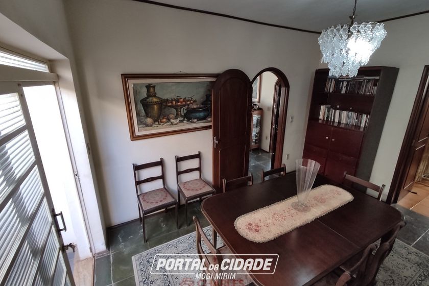 Casa &agrave; venda - 203m&sup2; - Centro