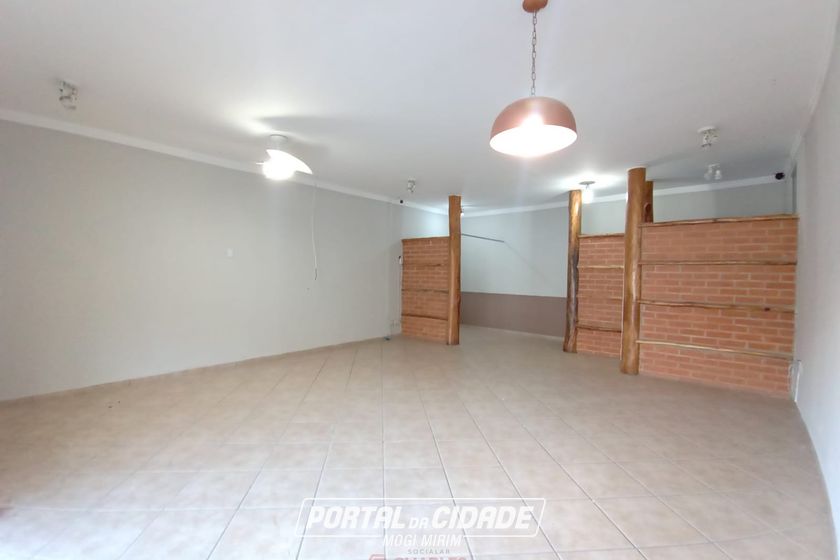 Sal&atilde;o Comercial para alugar - 70m&sup2; - Centro
