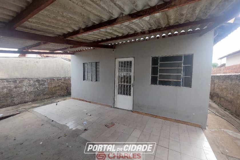 Terreno &agrave; venda - 84m&sup2; - Centro